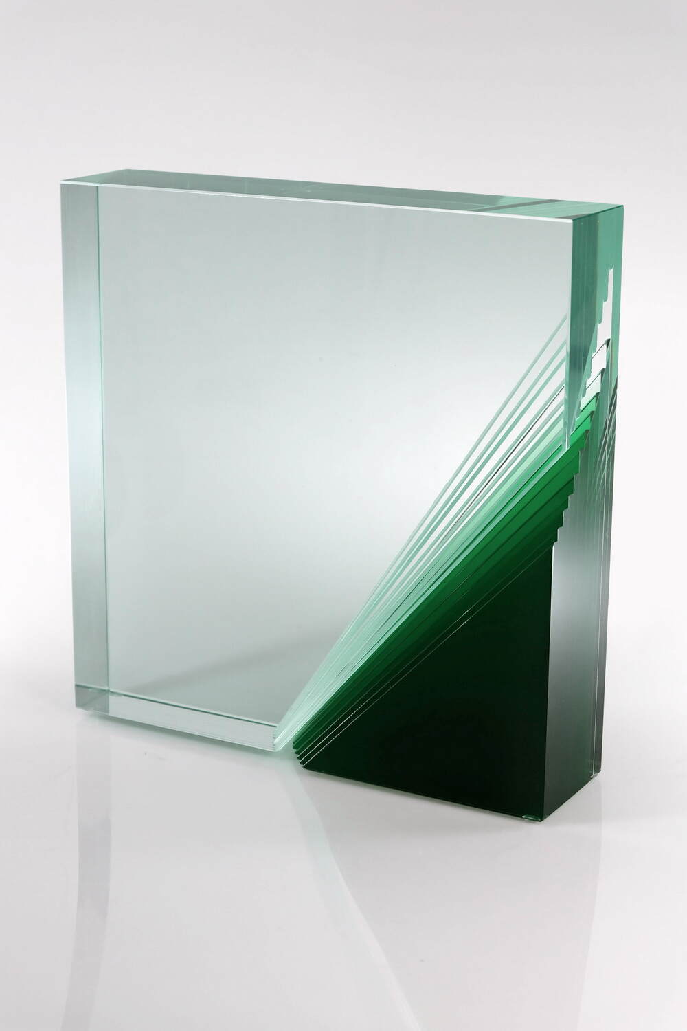 Witold Sliwinski-Sculpture 370-Sculpture on glass-20x20x5cm-2015