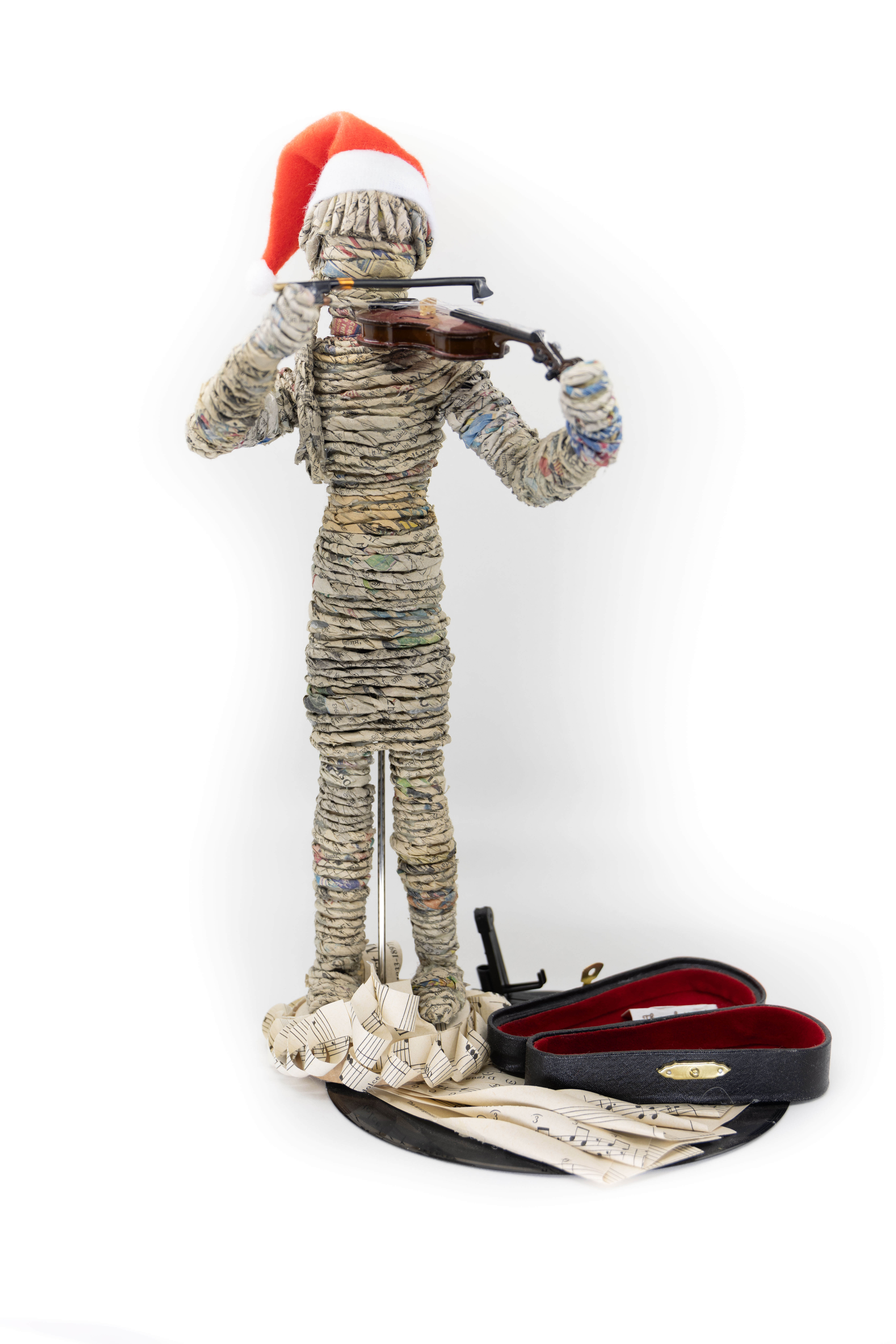 Chrissie_busking_Sherree_Halliwell_Sculpture_36x25x25cm_$70