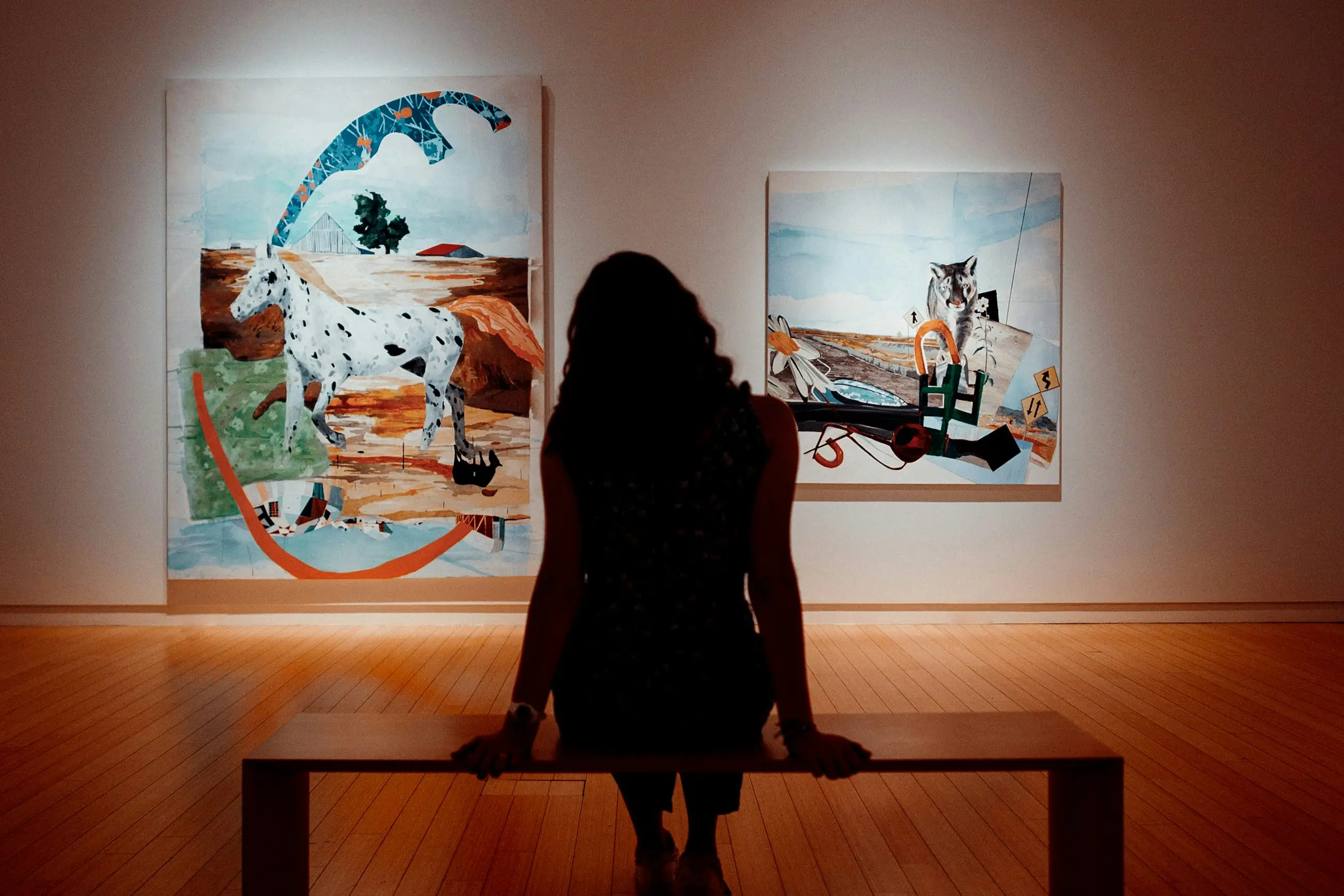 photo-1594794312433-05a69a98b7a0?ixid=M3w1MTY1MDB8MHwxfHNlYXJjaHwxMHx8YXJ0JTIwZ2FsbGVyeXxlbnwwfHx8fDE3NzYxNDkyNDF8MA&ixlib=rb-4.1