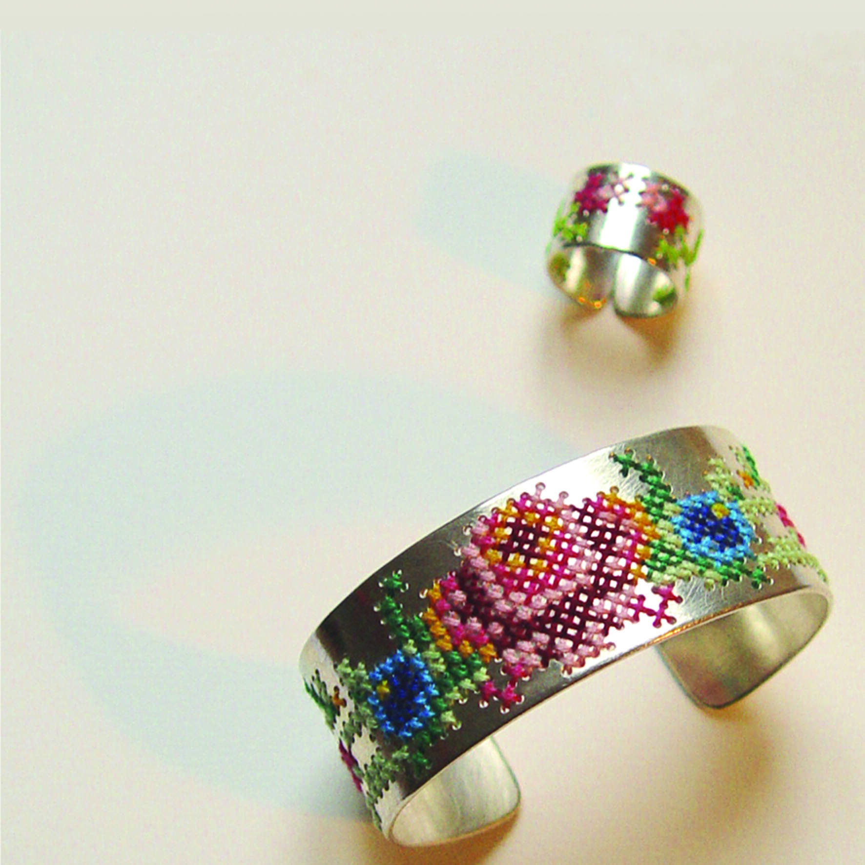 Caro Bärtling_Embroidery-jewellery