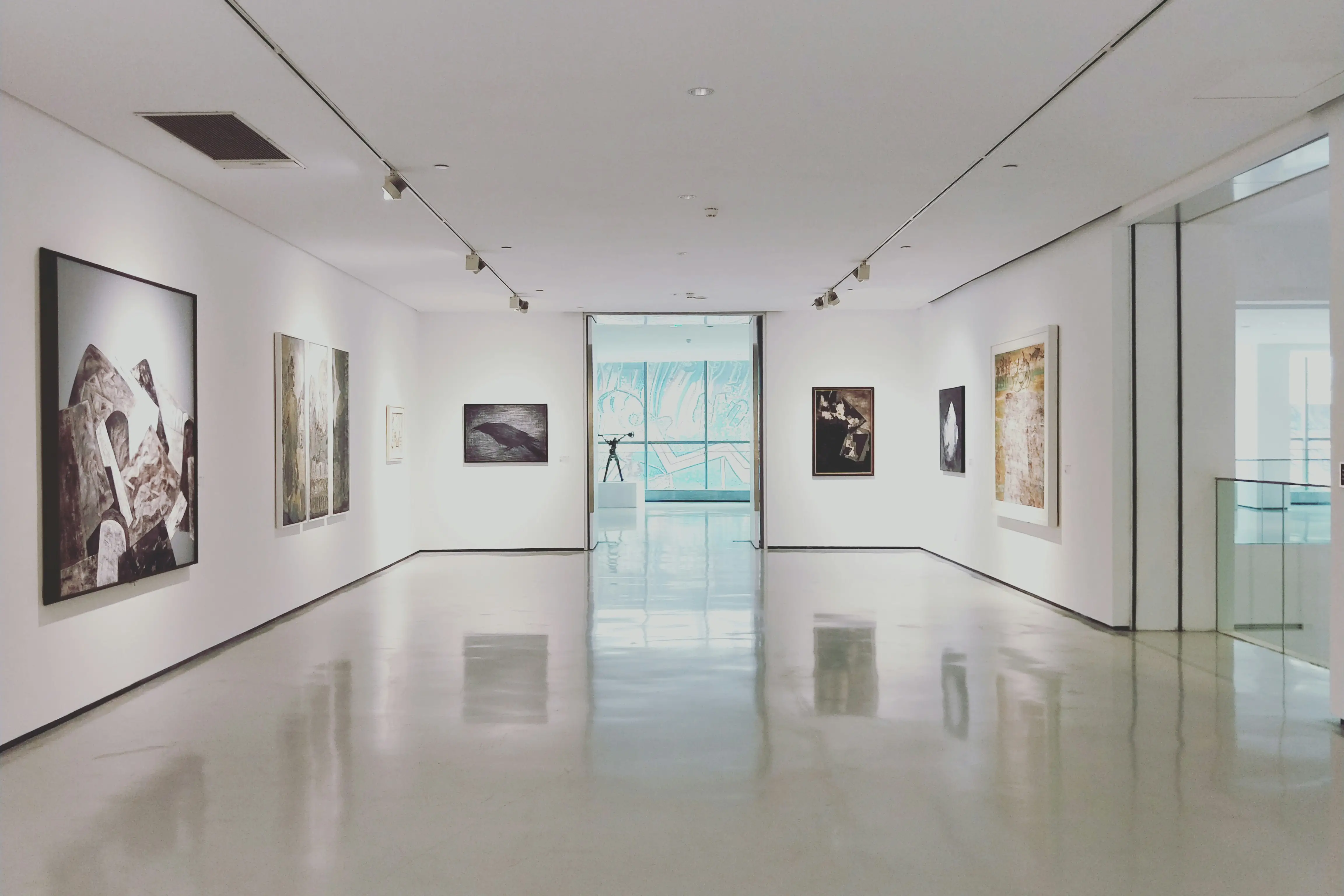 photo-1518998053901-5348d3961a04?ixid=M3w1MTY1MDB8MHwxfHNlYXJjaHwyfHxhcnQlMjBnYWxsZXJ5fGVufDB8fHx8MTc3MTU1NjUyNnww&ixlib=rb-4.1