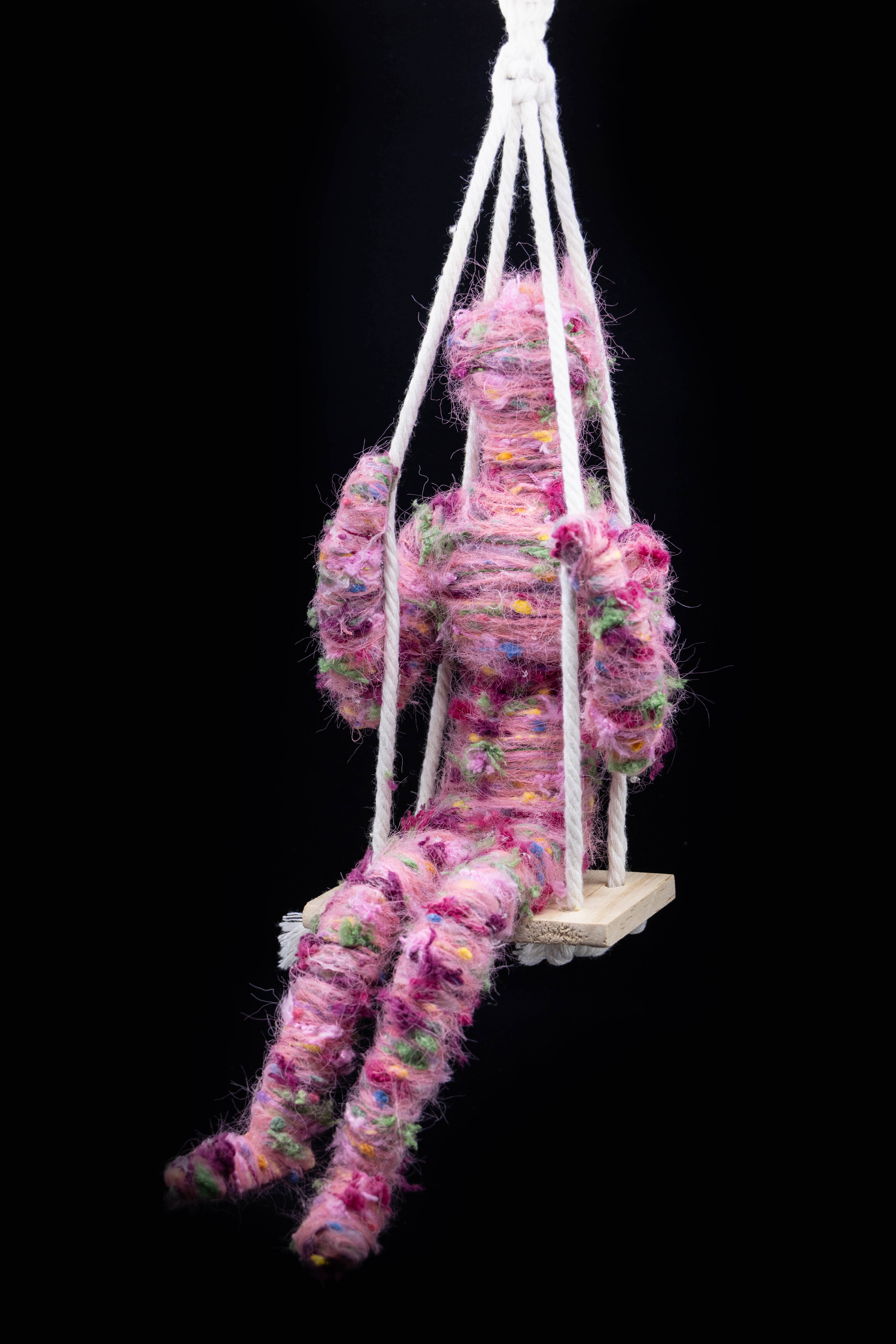 Chloe's_just_hanging_out_Sherree_Halliwell_Sculpture_30x15x12cm_$60