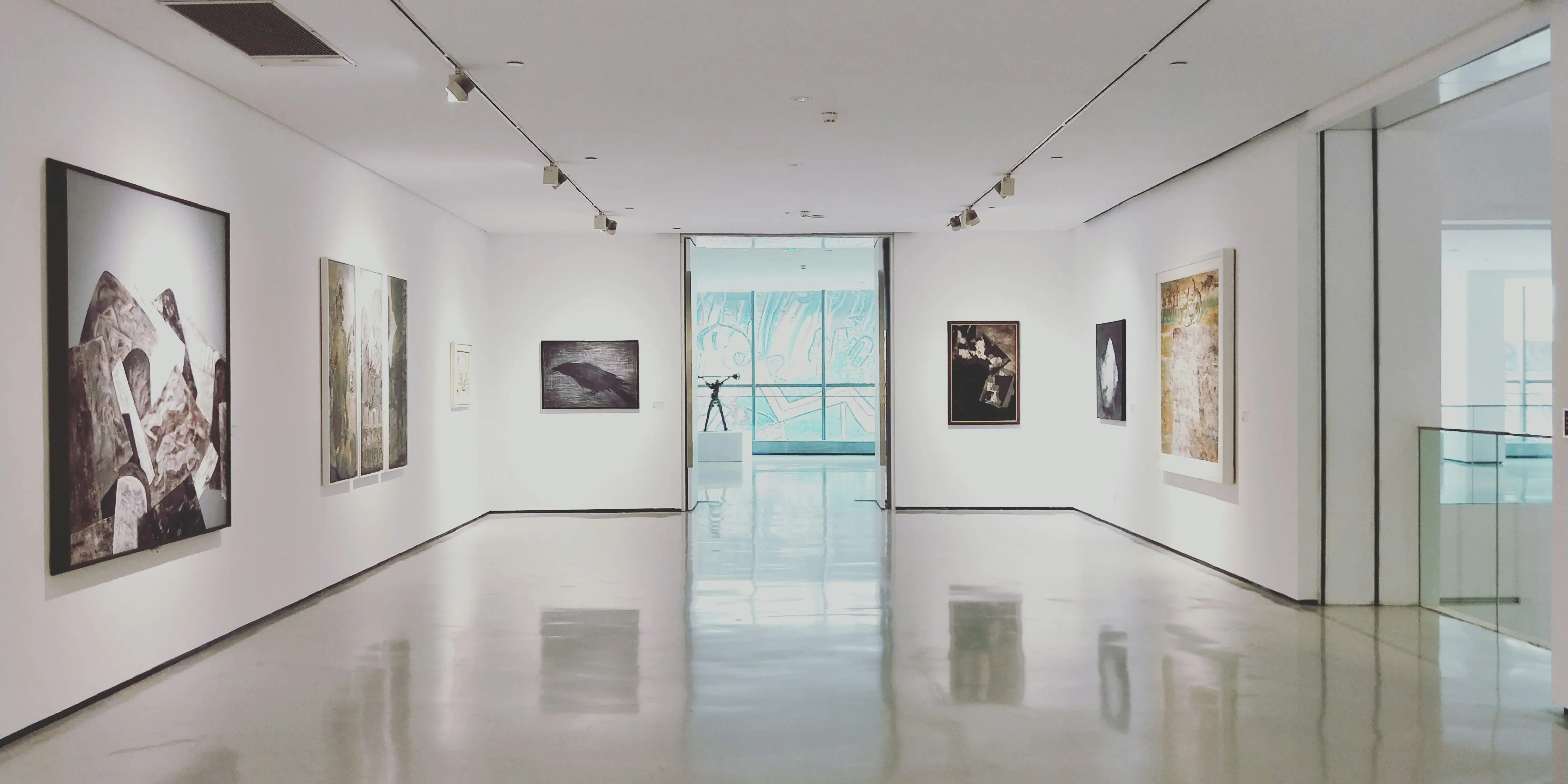 photo-1518998053901-5348d3961a04?ixid=M3w1MTY1MDB8MHwxfHNlYXJjaHwyfHxhcnQlMjBnYWxsZXJ5fGVufDB8fHx8MTc3MTU1NjUyNnww&ixlib=rb-4.1