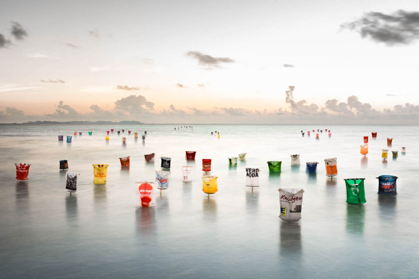 Dirk Krull-Plastic Army-Digital Photography-120x90cm-2019
