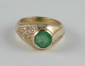 Emerald & Diamond 18ct Yellow Gold Ring