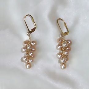 AnnRodgersBrown_ClusterPearlEarrings_ChampagnePearlsWire