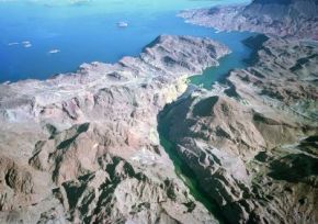 Hover Dam. by Ian Tatton